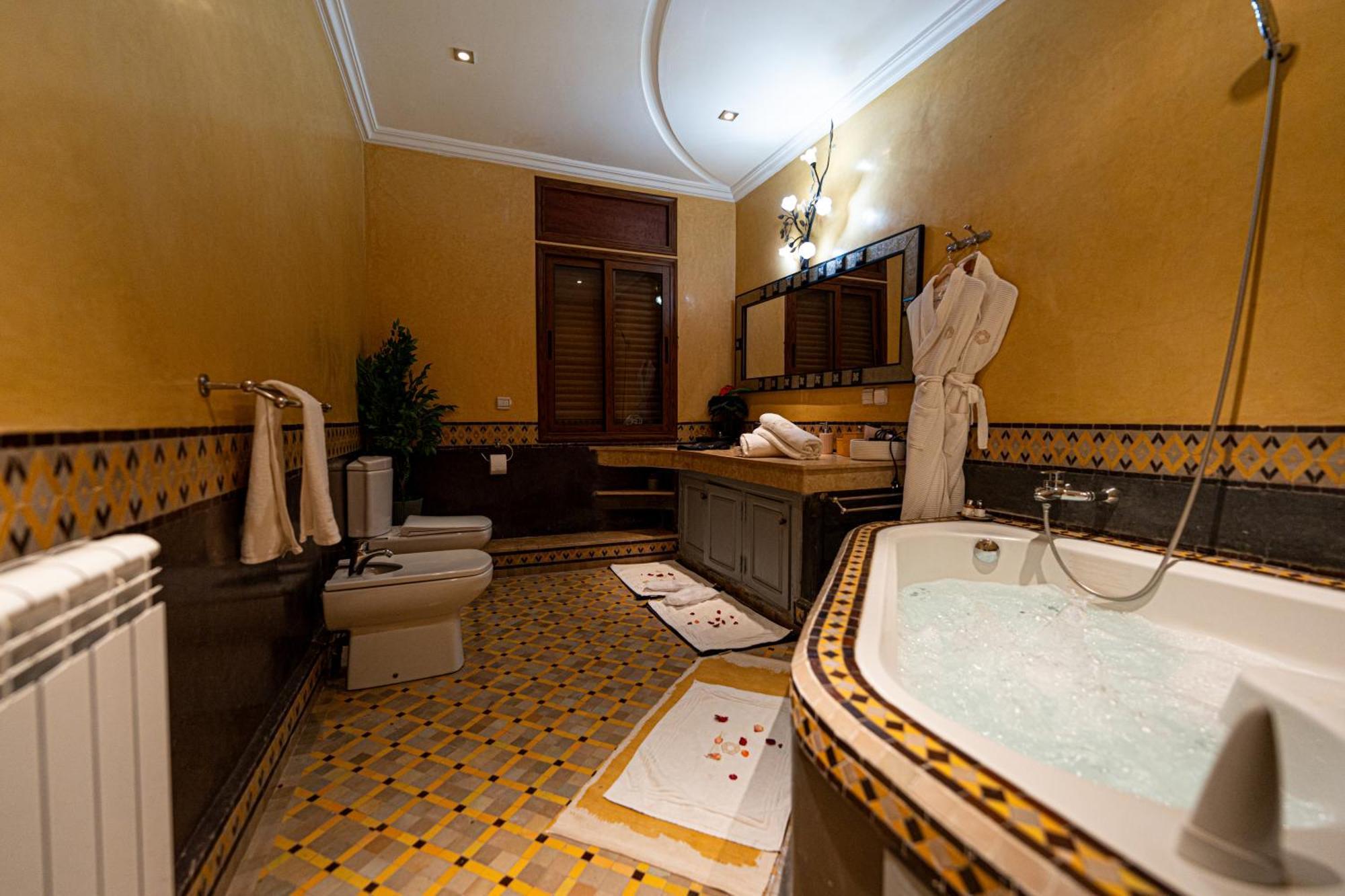 Palais Les Sources De L'Atlas & Spa El Harkat Bagian luar foto