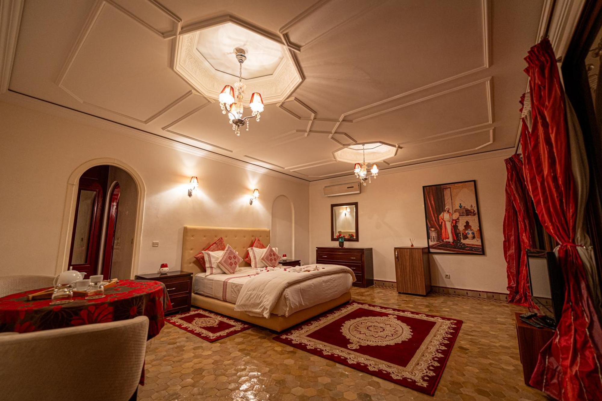 Palais Les Sources De L'Atlas & Spa El Harkat Bagian luar foto
