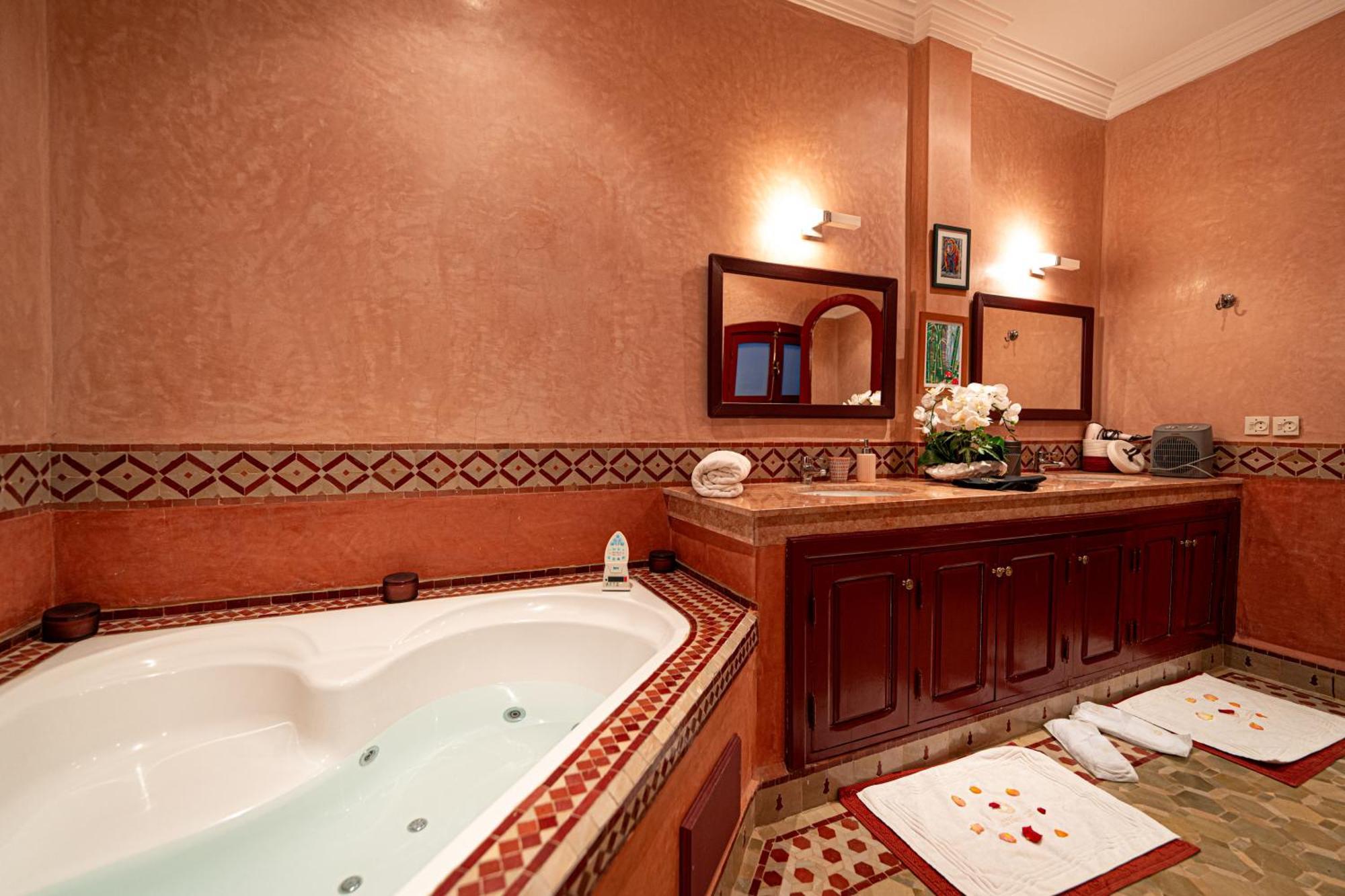 Palais Les Sources De L'Atlas & Spa El Harkat Bagian luar foto