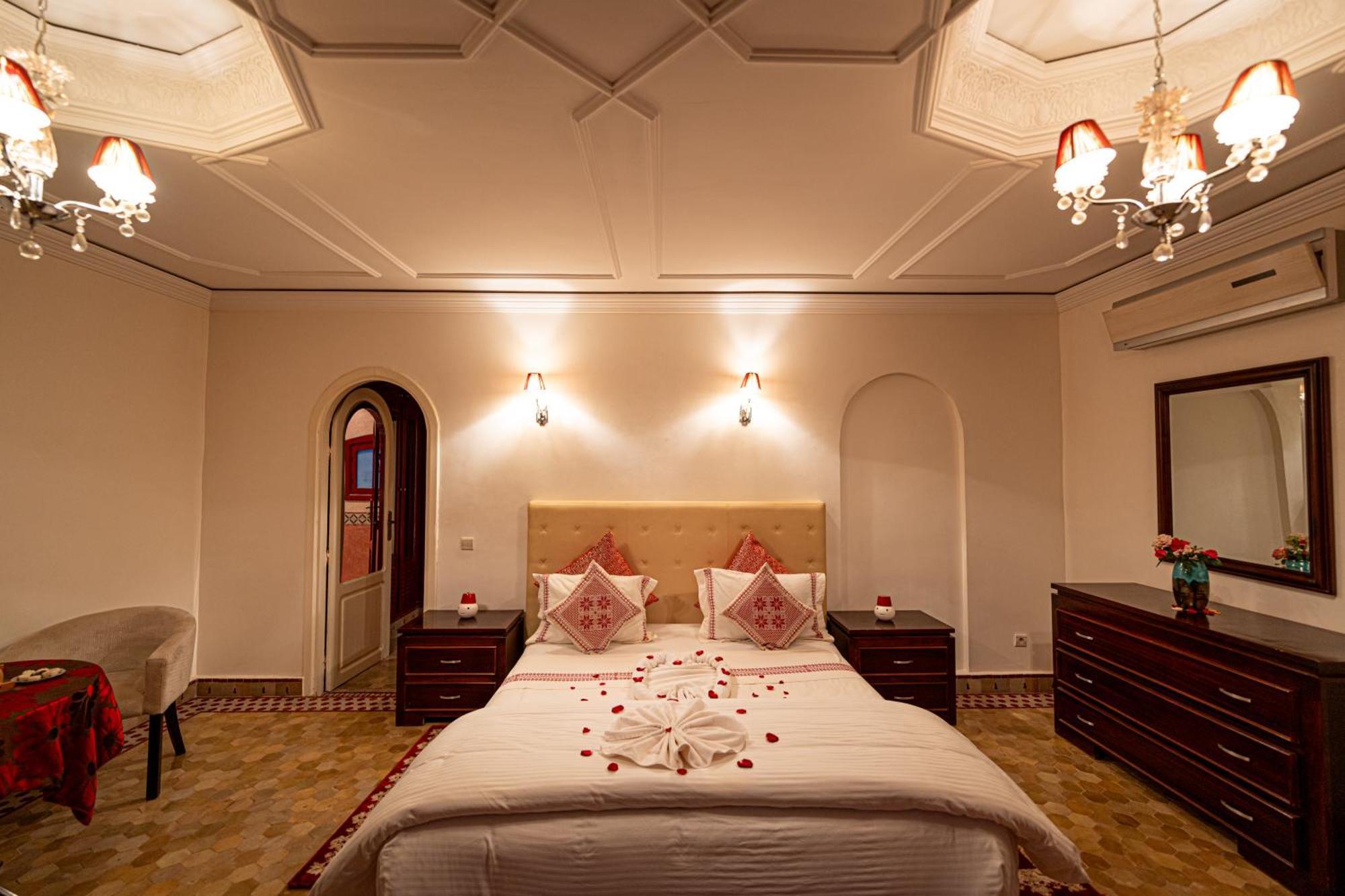 Palais Les Sources De L'Atlas & Spa El Harkat Bagian luar foto